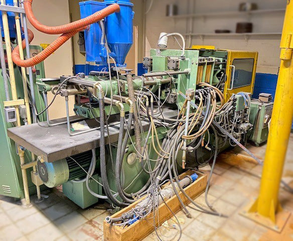 Arburg Allrounder Injection Molding Machine