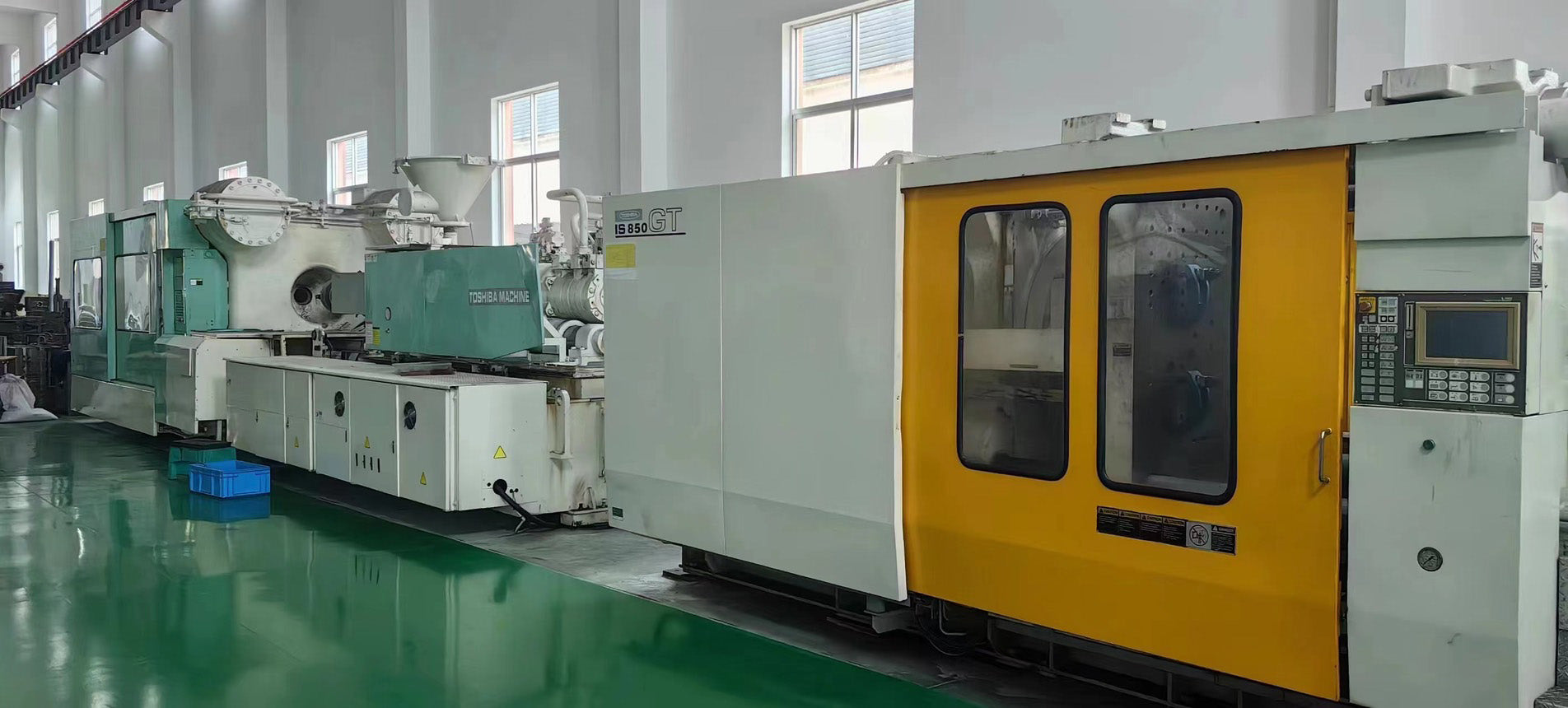 Toshiba IS 850 GT Injection Molding Machine – Bridge Tronic Global