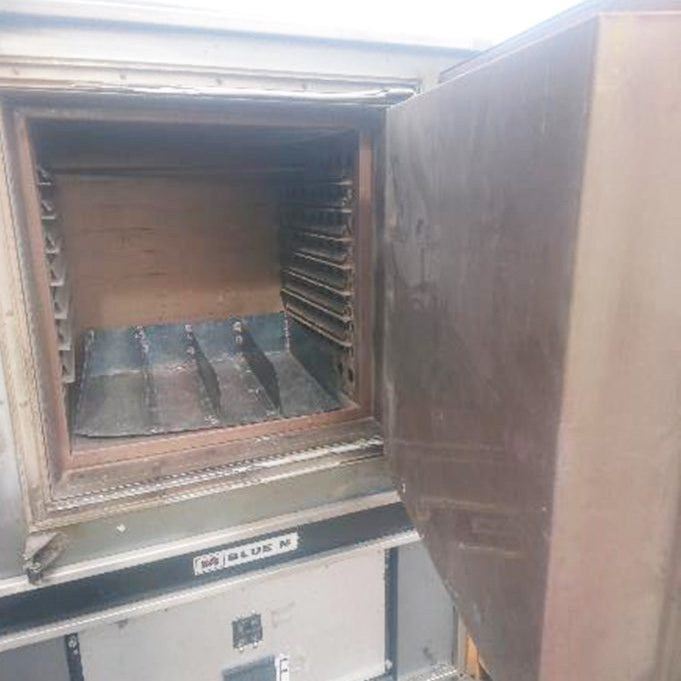 Blue M Oven