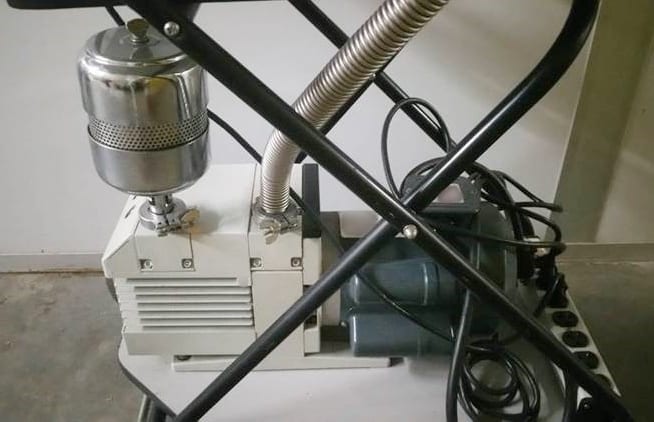 Inficon UL 100 Plus Leak Detector
