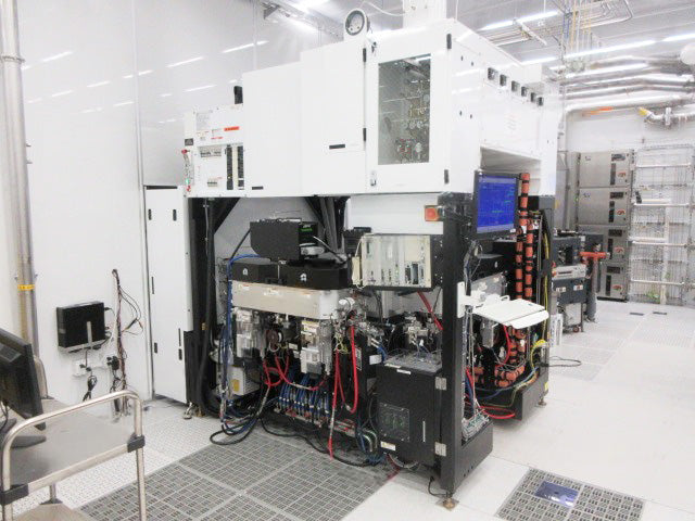 Applied Materials Producer III PECVD (Plasma-Enhanced Chemical Vapor Deposition)