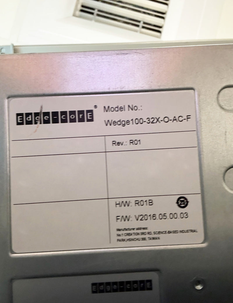 EdgeCore AS 9716 32 D Switch