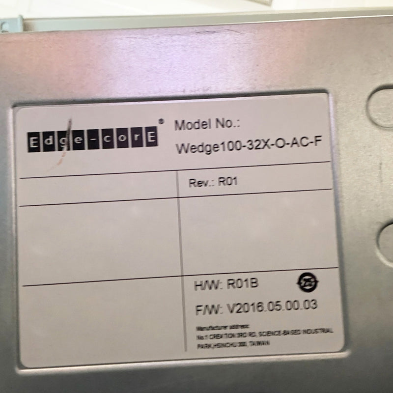 EdgeCore AS 9716 32 D Switch