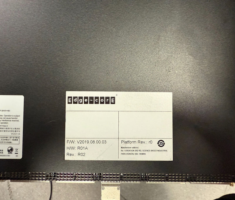EdgeCore AS 9716 32 D Switch