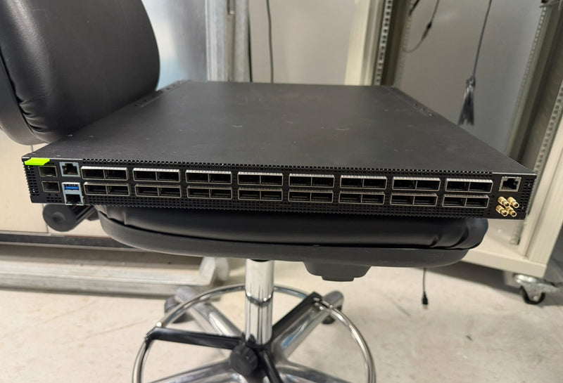 EdgeCore AS 9716 32 D Switch