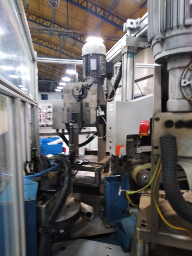 Komax Alpha 411 Cutting Machine