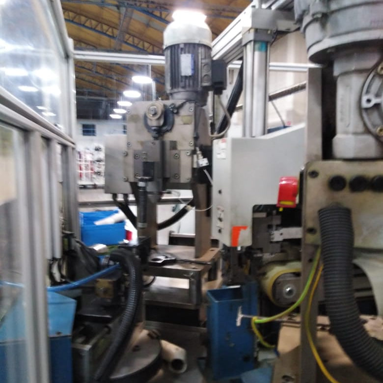 Komax Alpha 411 Cutting Machine