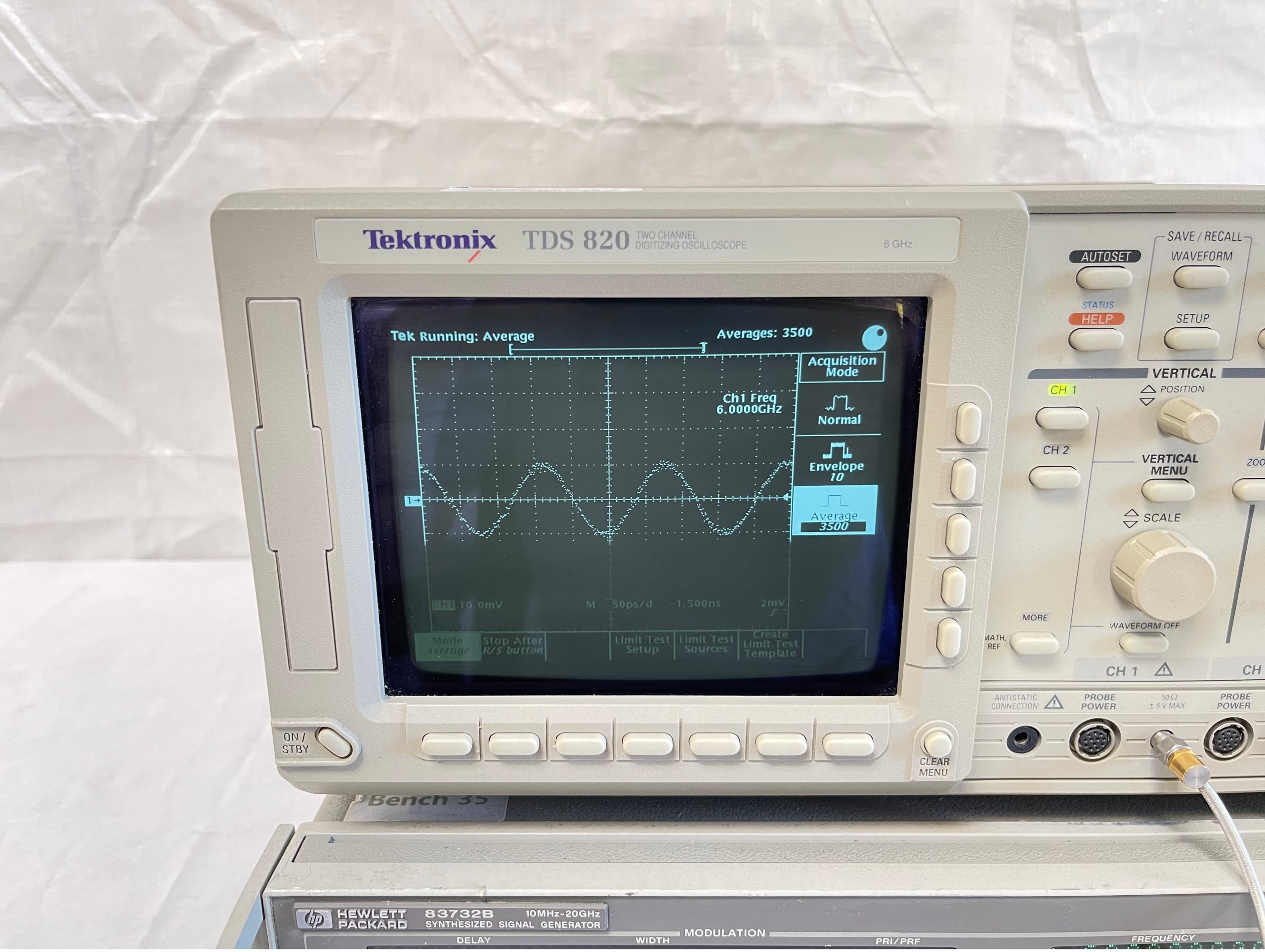 Buy Online Tektronix  TDS 820  Digitizing Oscilloscope  65448