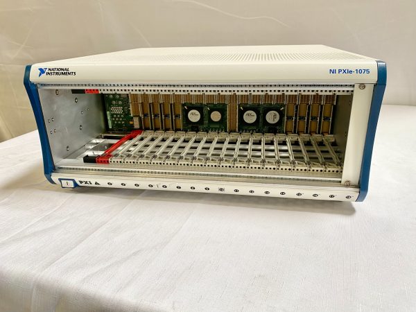 National Instruments  NI PXIe 1075  Chassis  68824